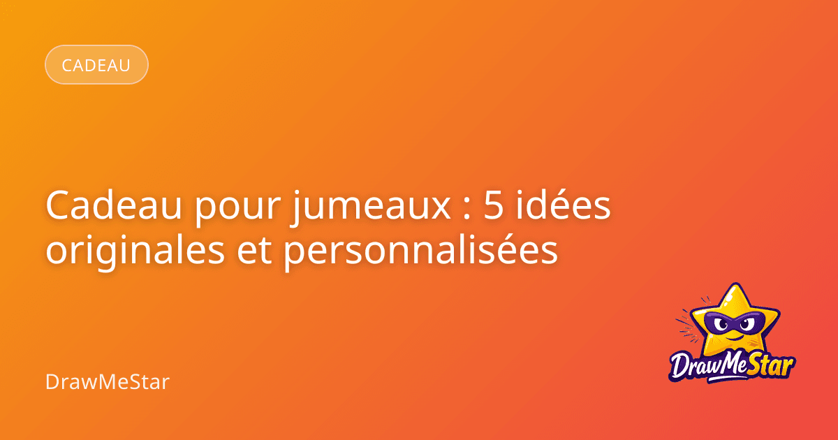 Deux enfants jumeaux souriants déballant un cadeau ensemble dans une chambre lumineuse.